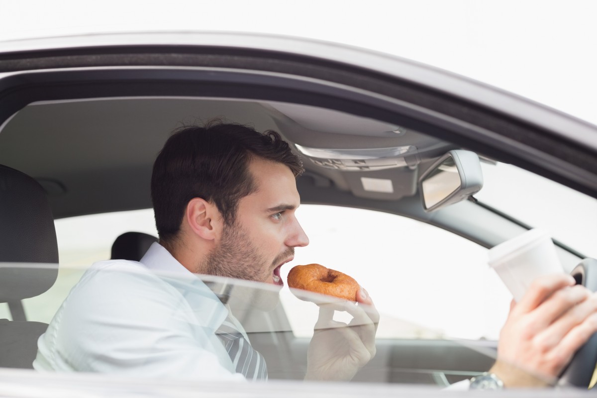 Eating-Distracted-Driving.jpg